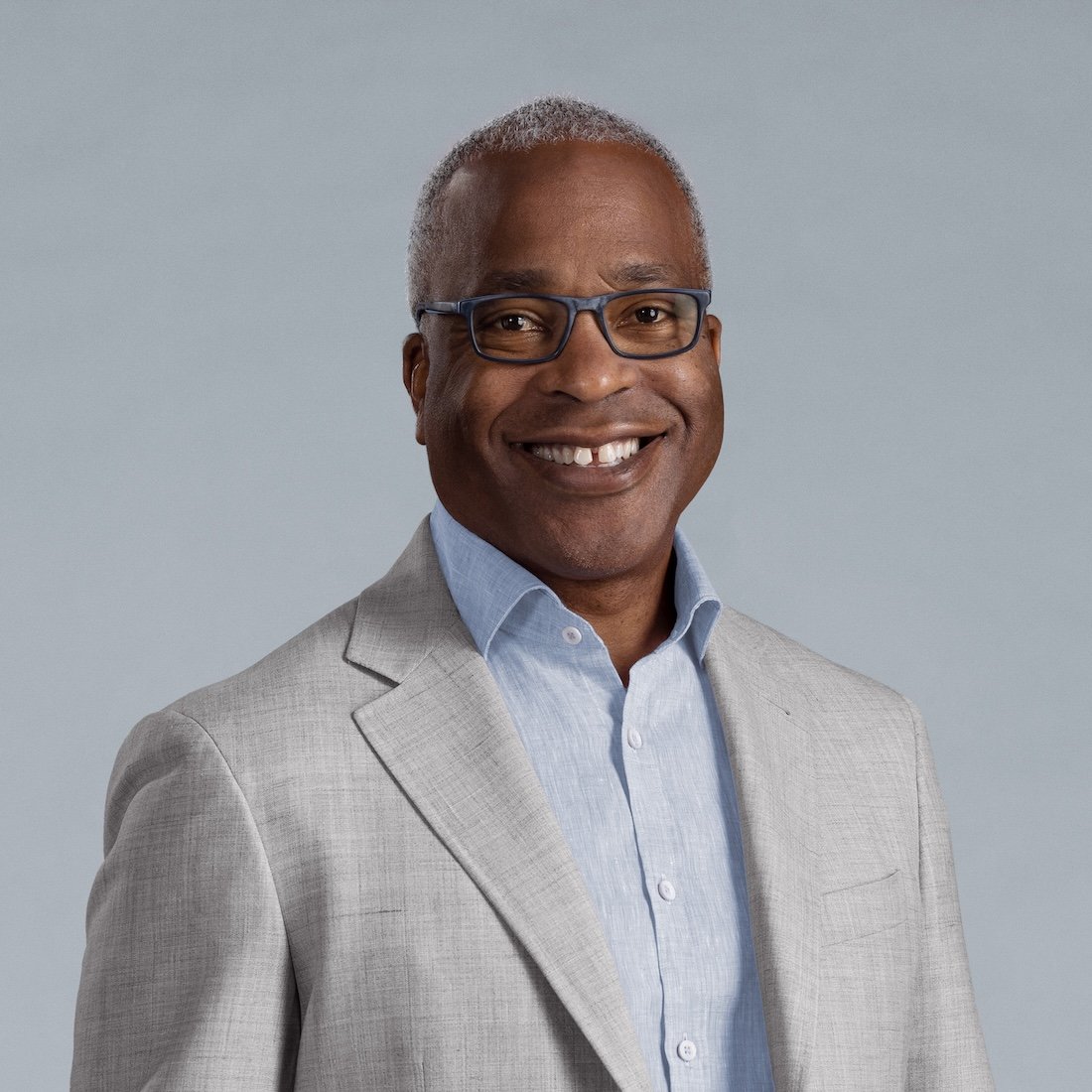 2023_Michael-Bush-Headshot-1