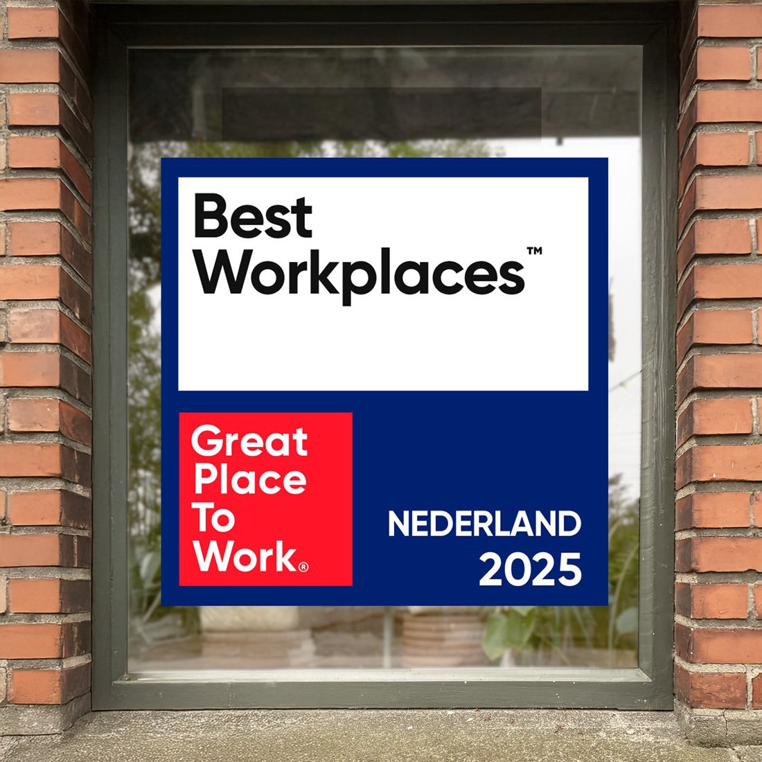 GPTW_Merchandise_Webshop_BWSticker_L