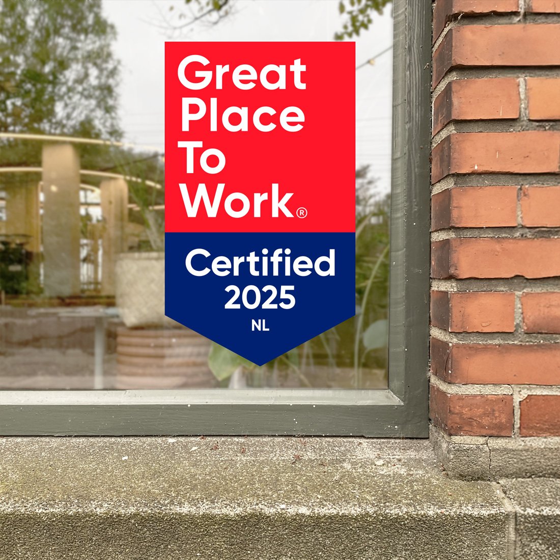 GPTW_Merchandise_Webshop_CertifiedSticker_M